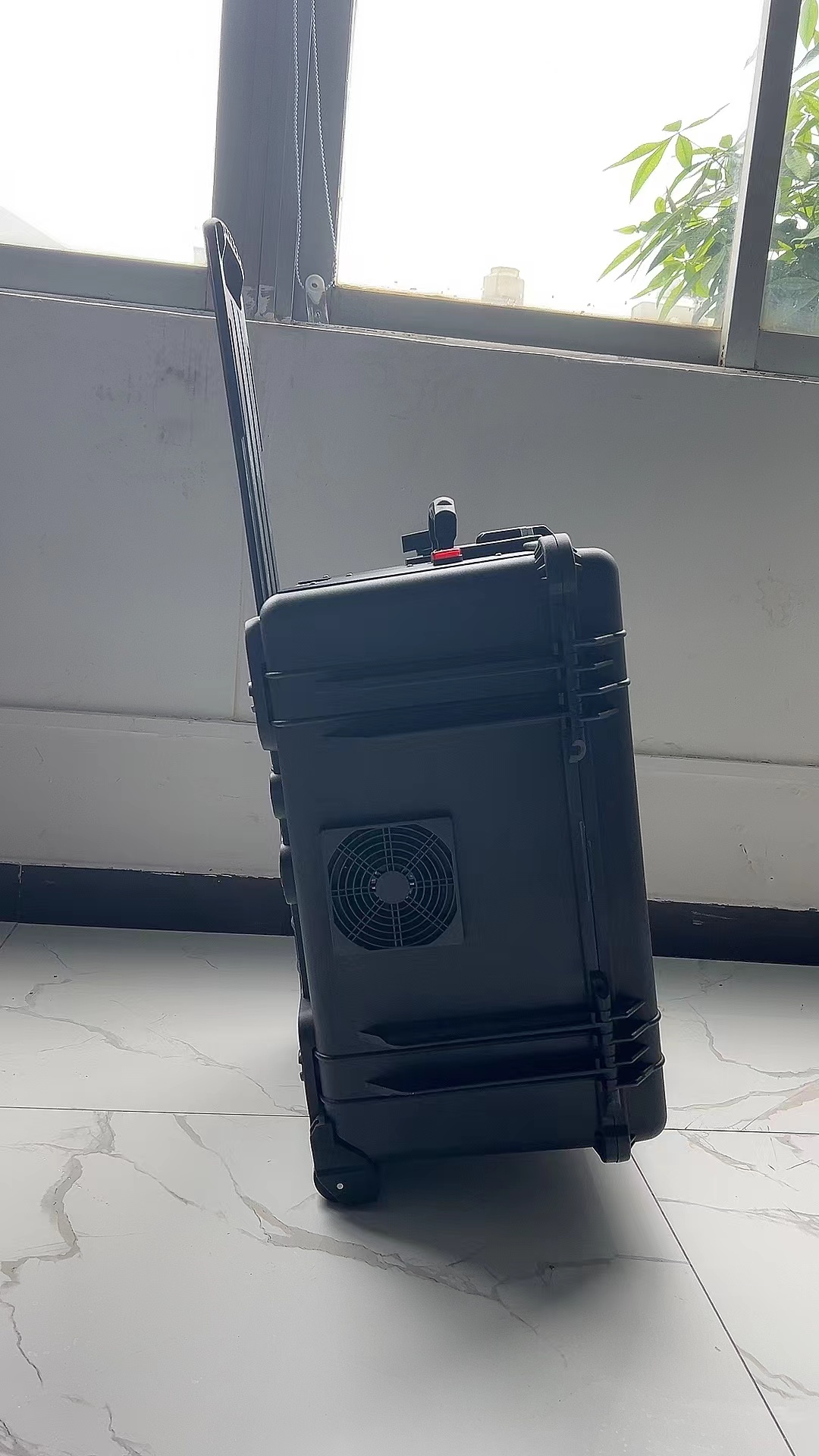 利川手拉箱型移动通信干扰器